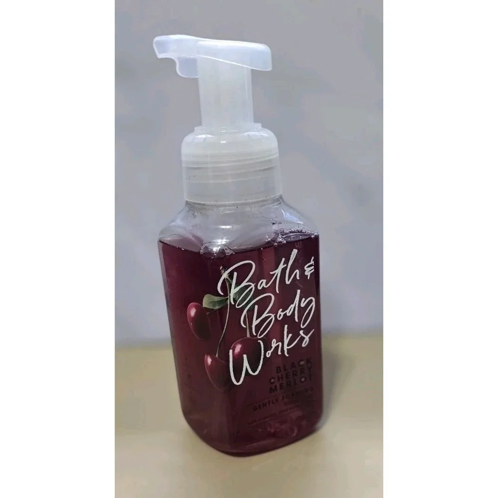 Bath And Body Works Black Cherry Merlot Foaming Hand Wash 8 Oz Bottle